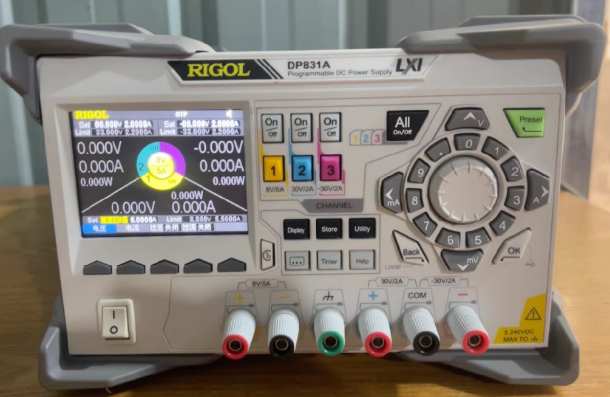 แหล่งจ่ายไฟฟ้ากระแสตรงแบบตั้งโ - Linear Dc Power Supply Triple Output บทวิจารณ์และราคา